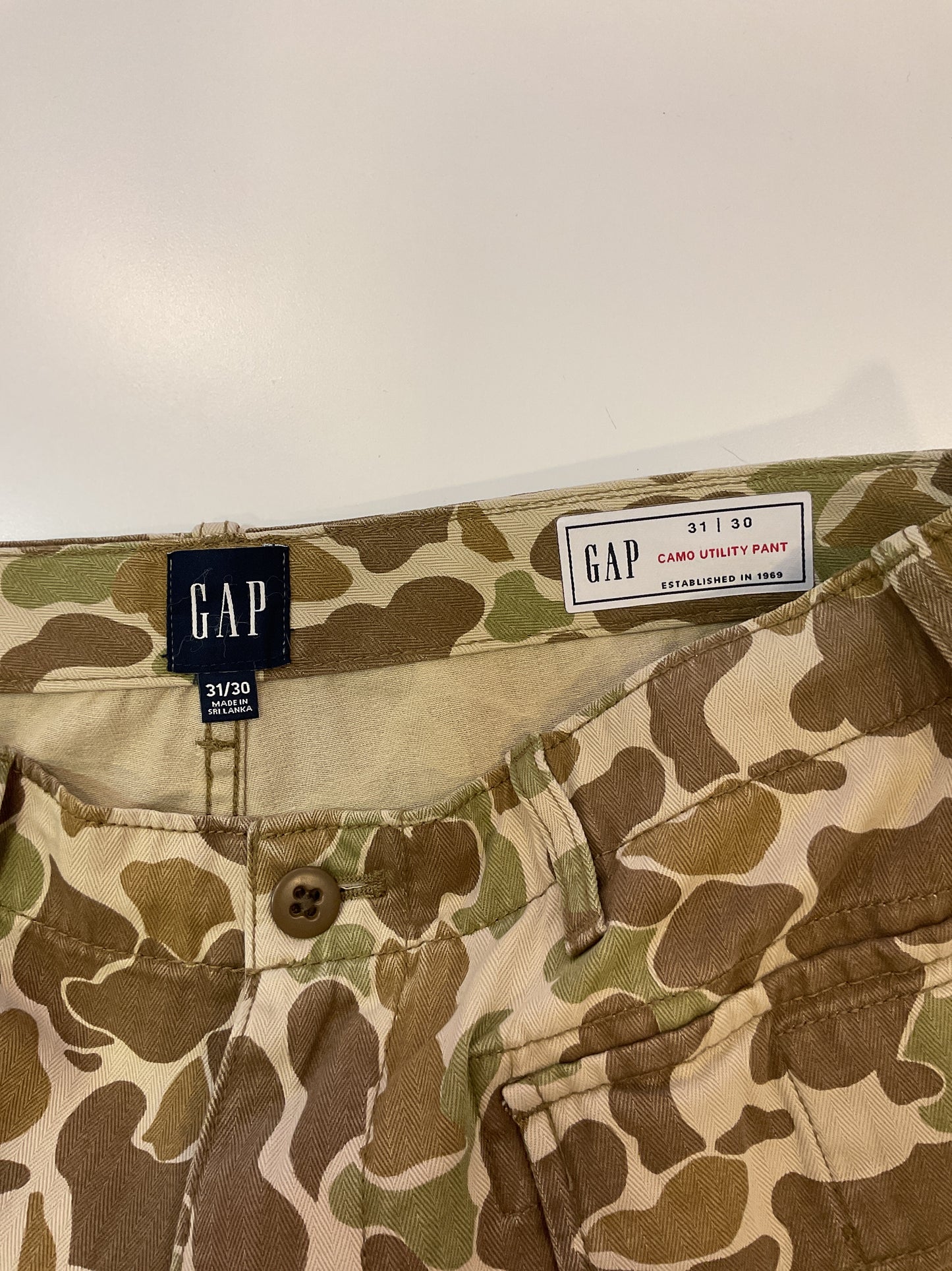 PANTALÓN GAP UTILITY CAMO