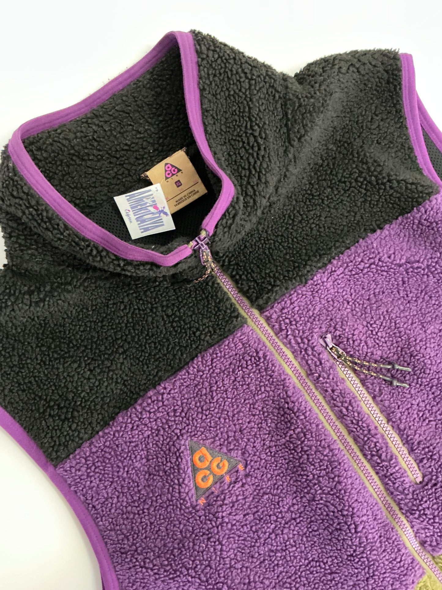 VEST ACG