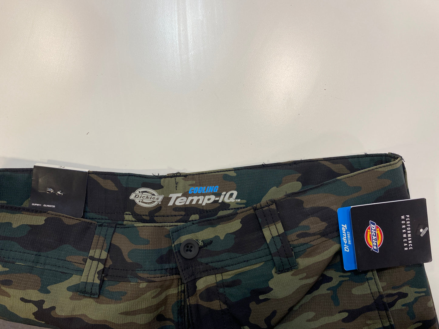 SHORT CAMO DICKIES NUEVO CON ETIQUETA, LOGO REFLECTANTE