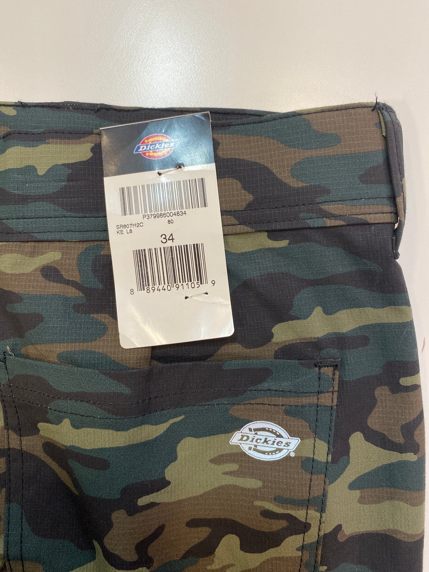 SHORT CAMO DICKIES NUEVO CON ETIQUETA, LOGO REFLECTANTE