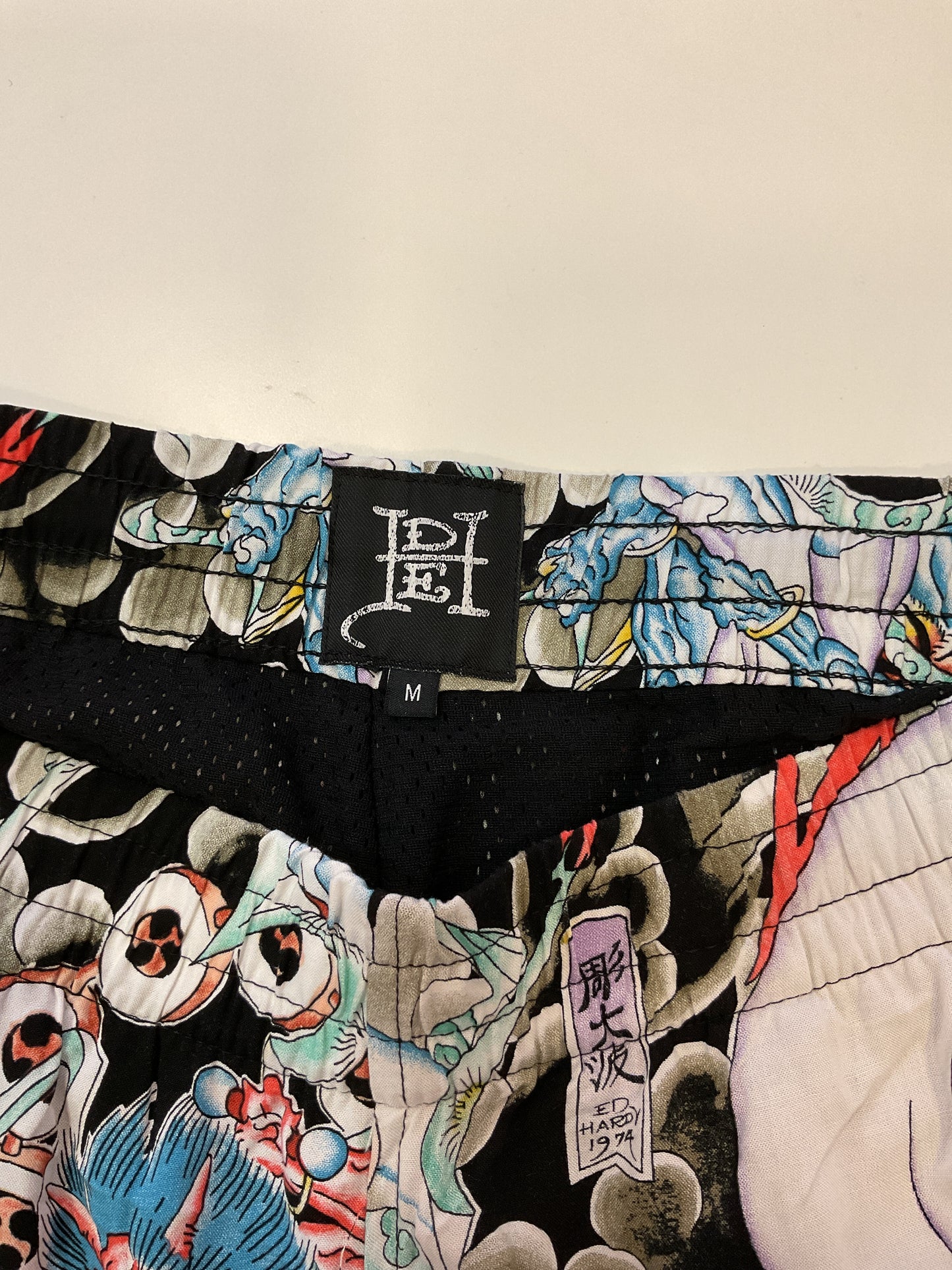 SHORT ED HARDY NUEVO CON ETIQUETA