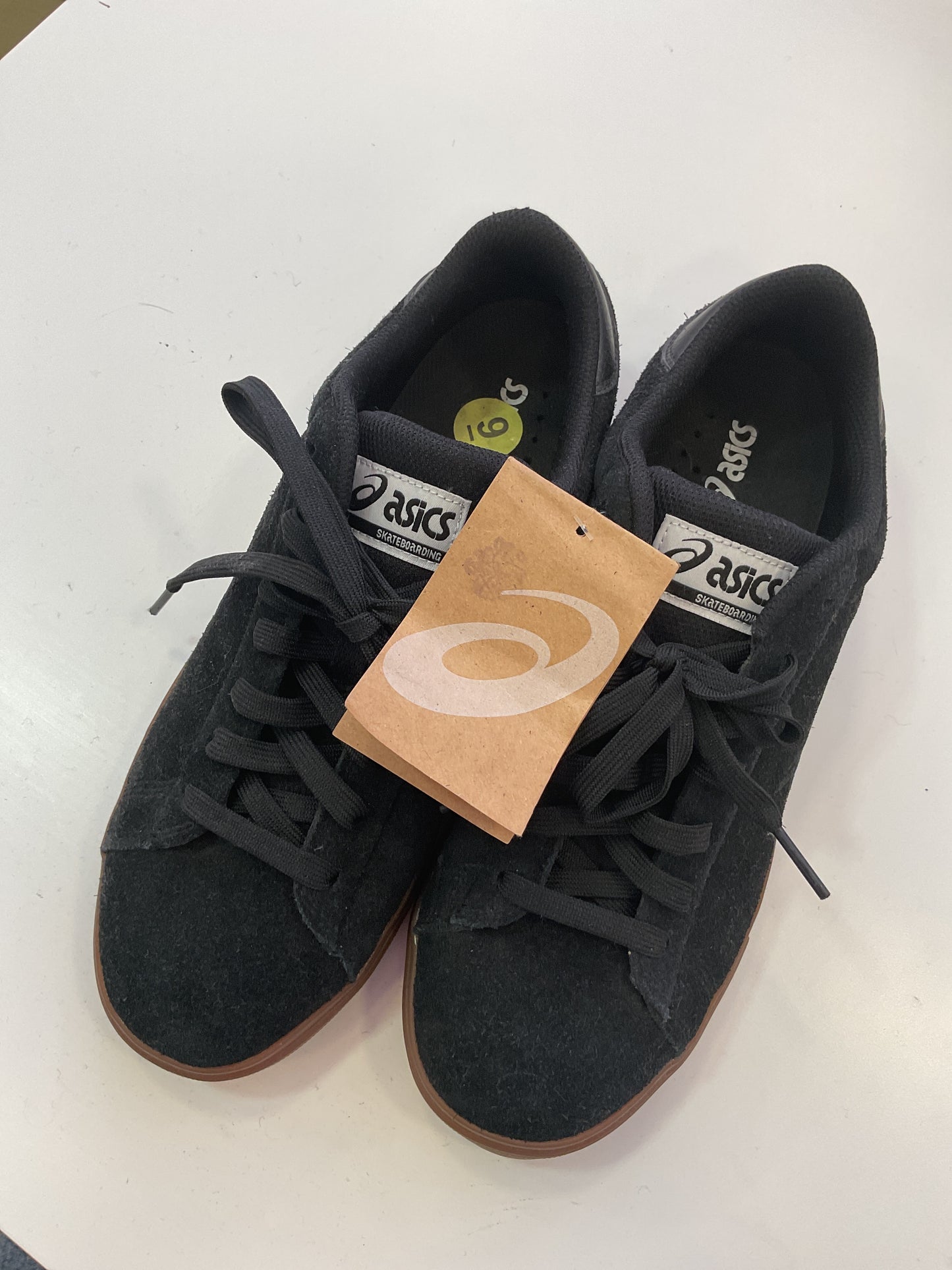 ZAPATILLAS ASICS NUEVAS CON ETIQUETA