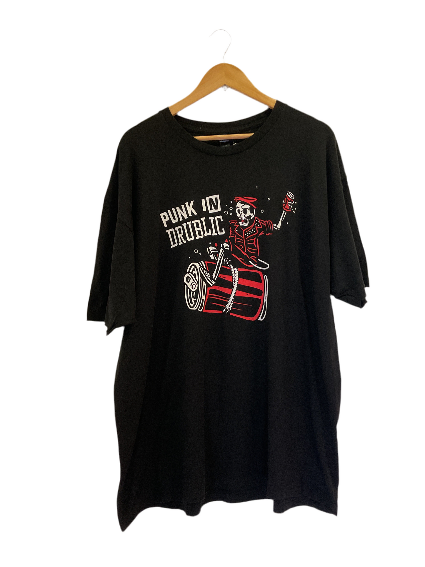 POLERA PUNK IN DRUBLIC
