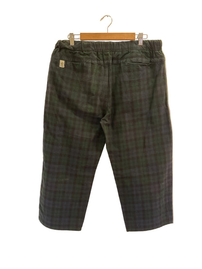 Pantalón Button one's lip