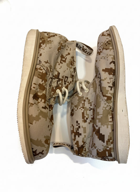 BOTAS CHUKKA DR. MARTENS DESERT CAMO