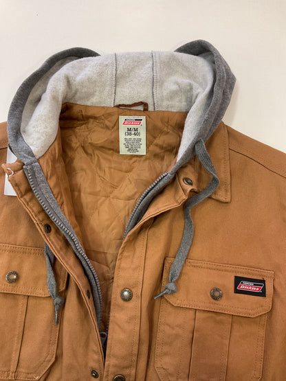 CHAQUETA DICKIES CON CAPUCHA CIERRE DE POLERON Y BOTONES