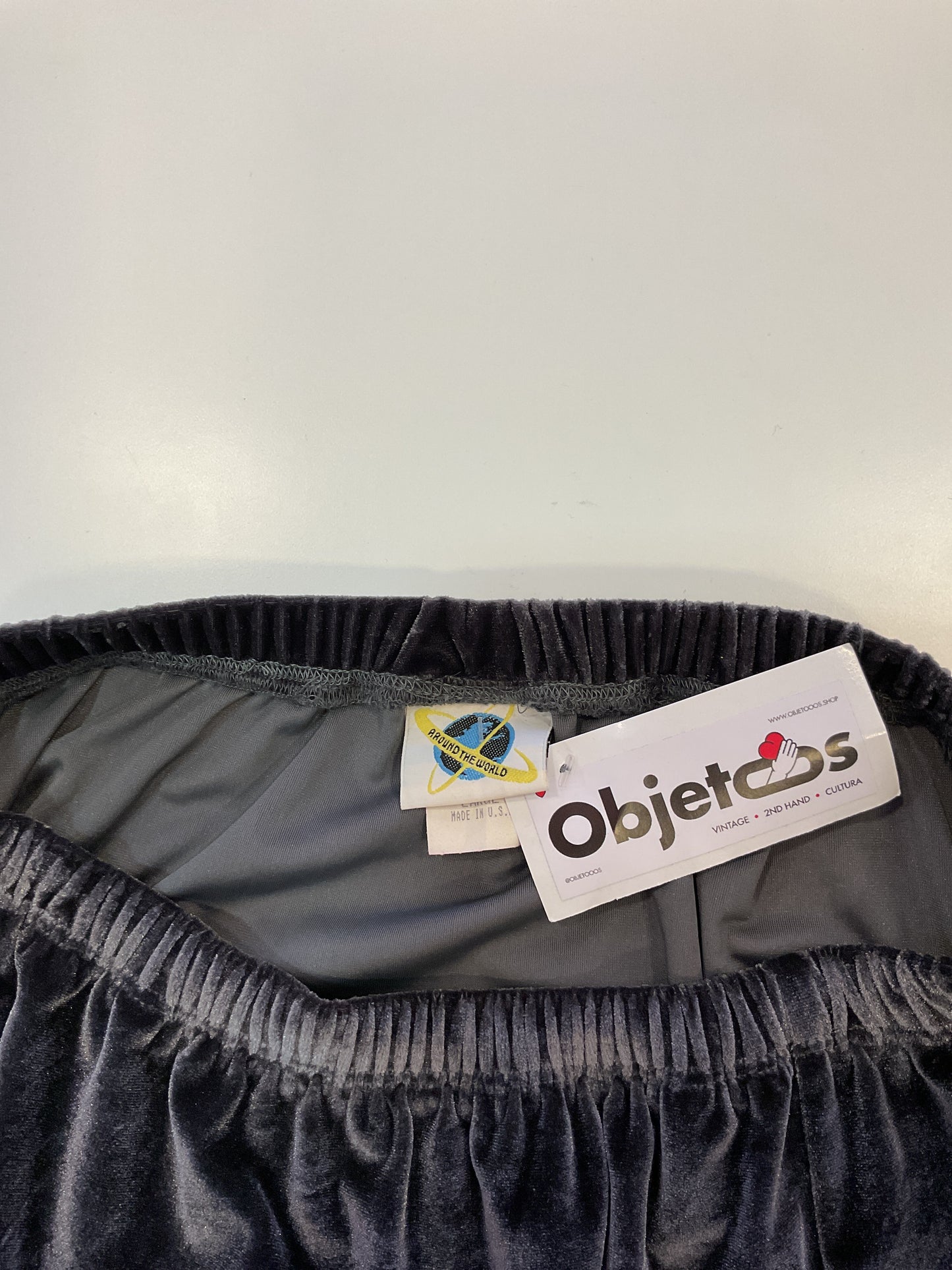 FALDA PLUSH AROUND THE WORLD