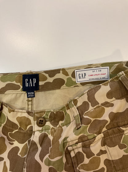 PANTALÓN GAP UTILITY CAMO