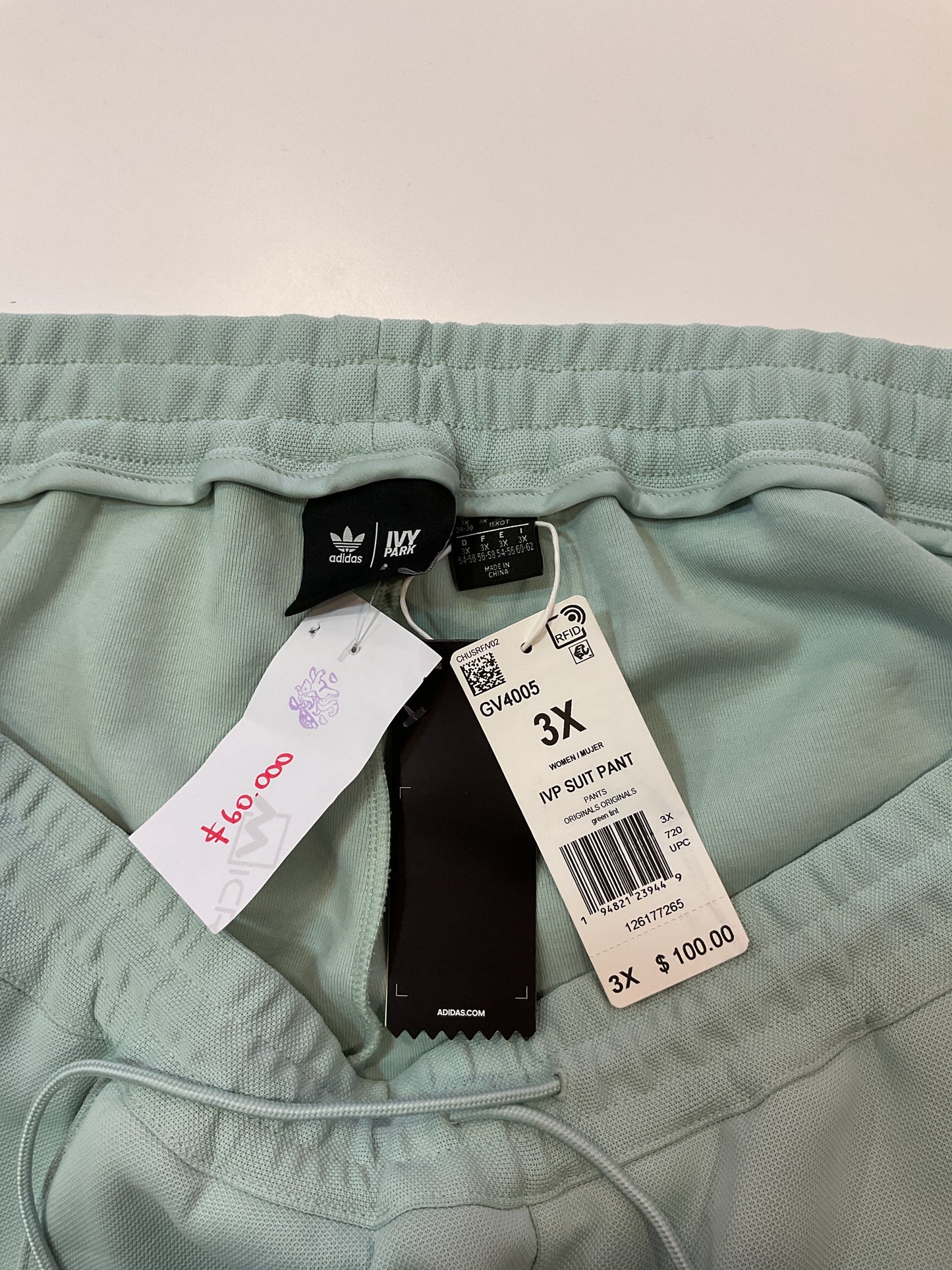 PANTALÓN ADIDAS IVY PARK NUEVO CON ETIQUETA