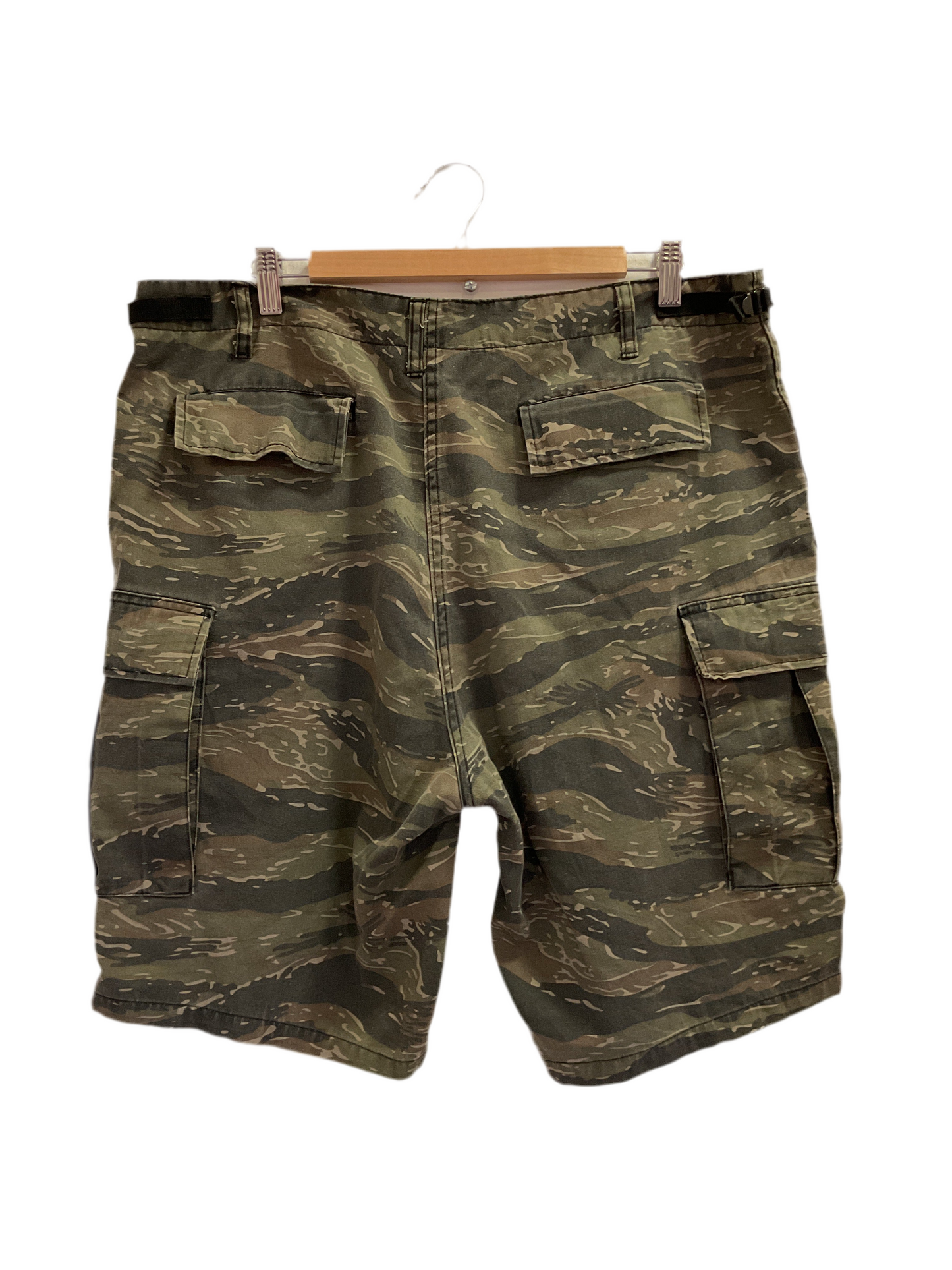 SHORT CAMO ROTHCO CON AJUSTADOR DE CINTURA