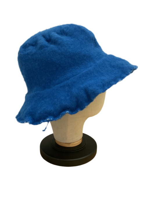 BUCKET COMME DES GARÇON SHIRT