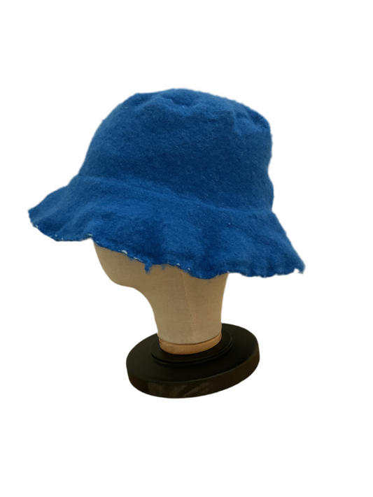 BUCKET COMME DES GARÇON SHIRT